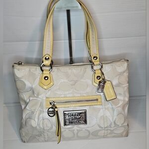 Coach Poppy Signature Glam Tote Bag Ivory & Crème Y2K • Limited Edition